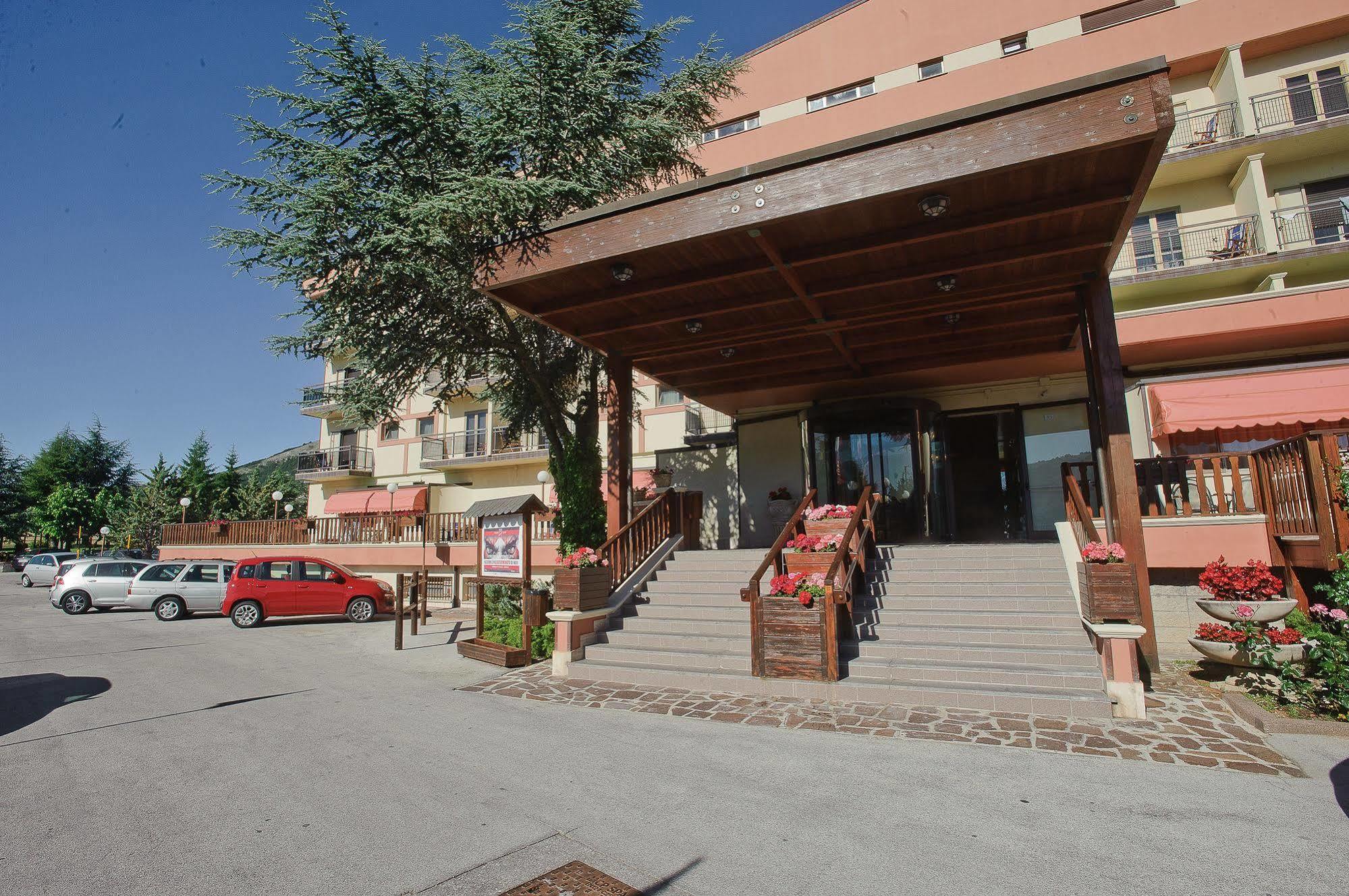 אובינדולי Magnola Palace Hotel מראה חיצוני תמונה